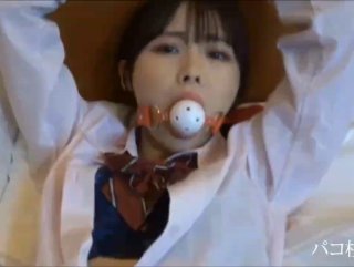 颜值爆表~【偷走一头猪】洗澡直播 女神首上道具，只被三个男人开发过的嫩穴，敞开了看